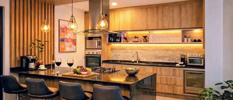 Refrigerador, microondas, horno, placa de cocina