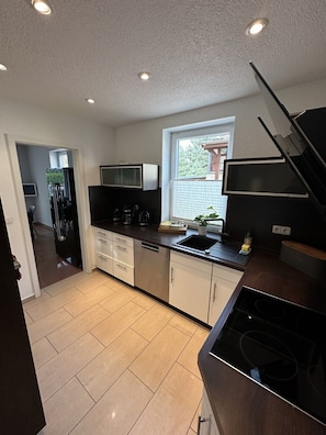 Microwave, oven, stovetop, dishwasher