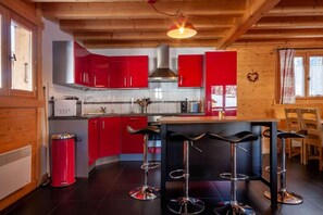 Fridge, microwave, oven, dishwasher - Chalet, 3rd floor, view mountain, sauna, balcony, fireplace or stove, tv, 120m², Morzine (Morzine)