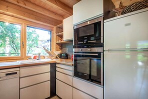 Réfrigérateur, micro-ondes, four, lave-vaisselle