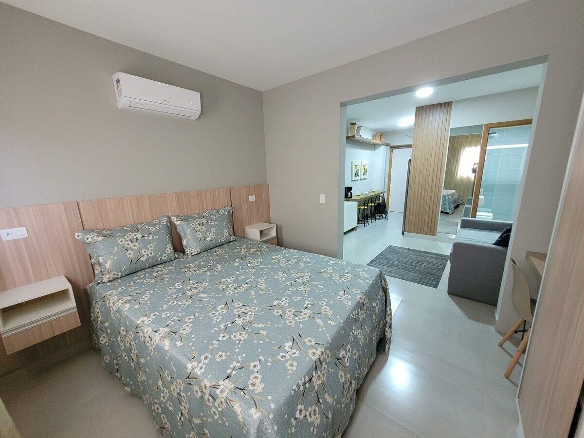 Apartament Comfort | 1 dormitori, escriptori, planxa i posts de planxar i wifi gratuïta 