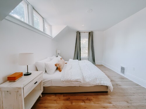 Downtown Marshall Home - Walk to Shops & Restaurants - Long Stays Welcome