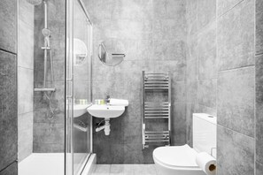 Hårtørrer, håndklæder