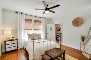 2 makuuhuonetta, työpöytä, silitysrauta/-lauta, Wi-Fi