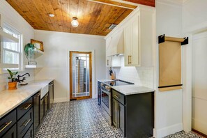 Fridge, microwave, stovetop, dishwasher - Walk to Dtwn: 'Tyler Tudor' w/ Backyard (Tyler)