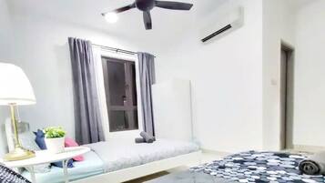 2 bedrooms, iron/ironing board, WiFi, bed sheets