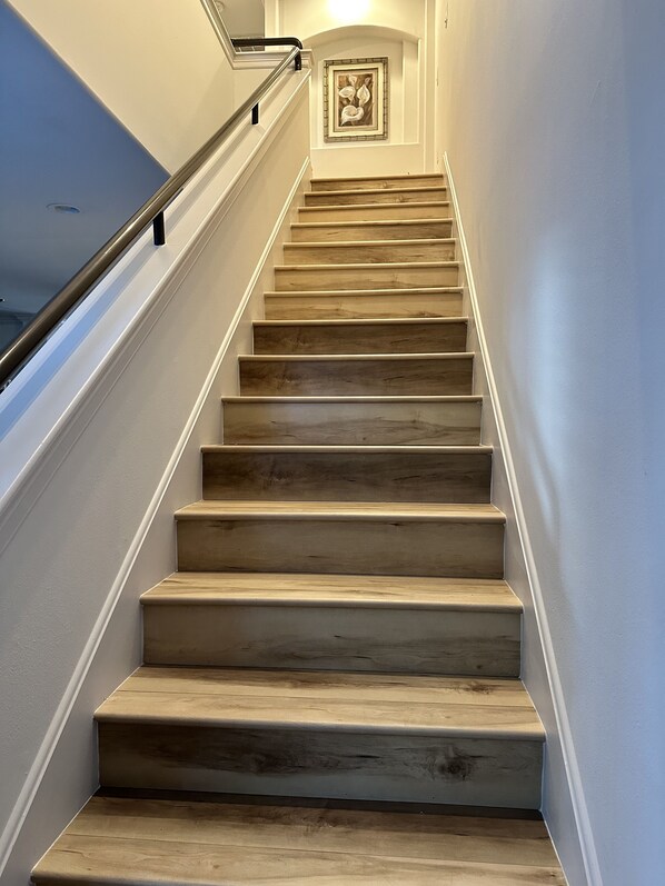 Interior - Spacious 3/3.5 townhouse only 15 mins from Texas Medical Center (Houston)