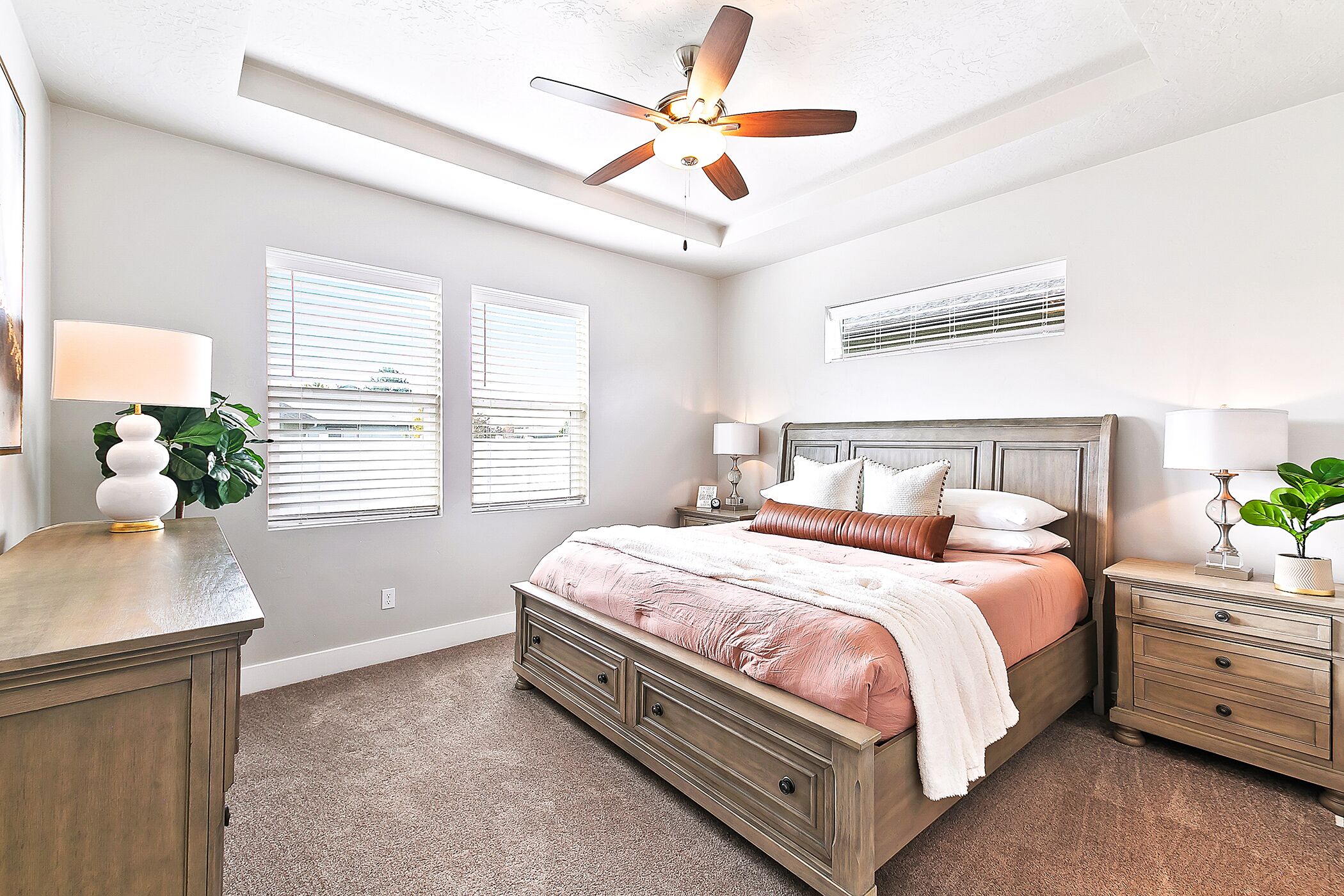 3 bedrooms, desk, iron/ironing board, travel crib