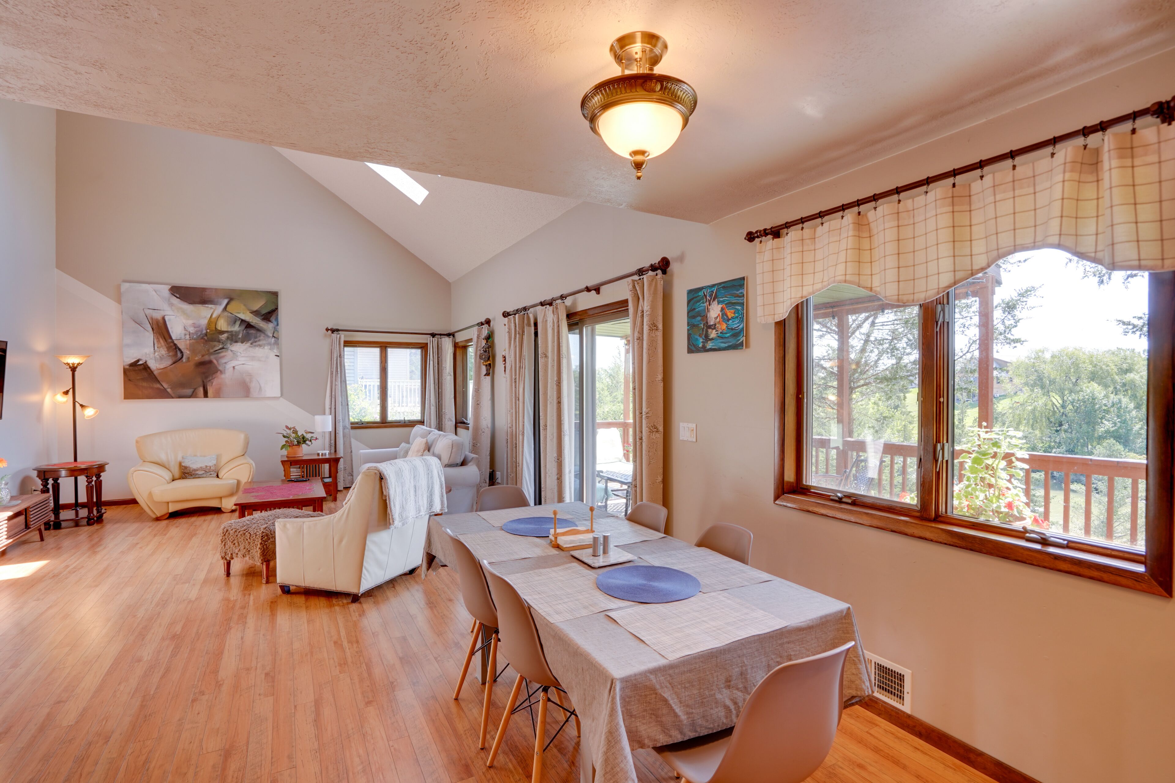 Stunning Athens Retreat on Sleepy Hollow Lake!, Athens, NY Vacation