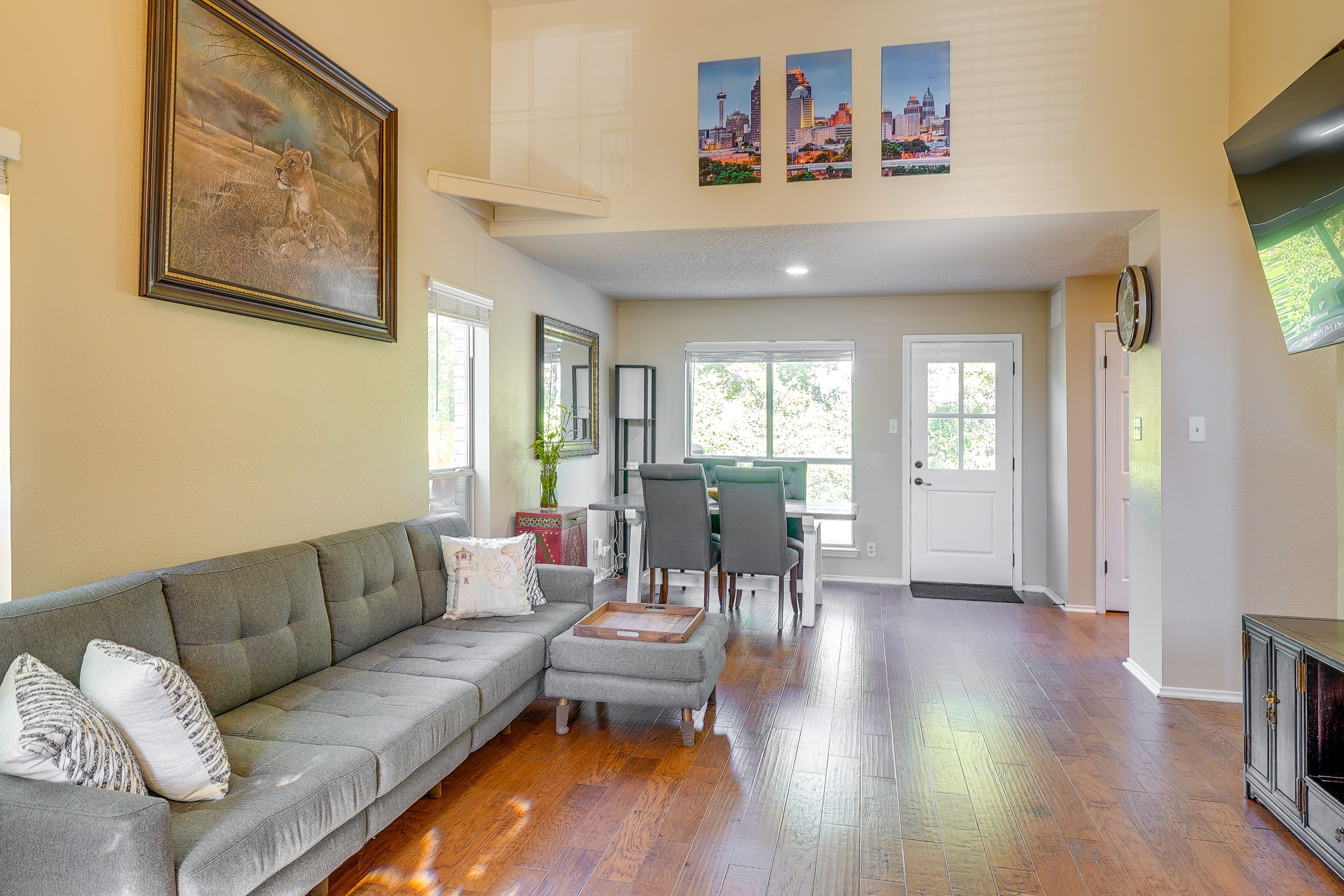 Pet-Friendly San Antonio Retreat w/ Private Yard!