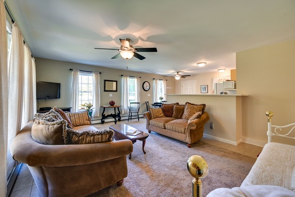 Killingworth Vacation Rental | 1BR | 1BA | 960 Sq Ft | Stairs Required to Enter