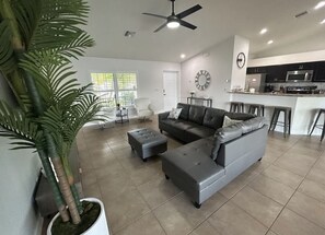 Smart TV - Come relax, restore and play at this calming fun retreat! Location! Pool, BBQ. (Cape Coral)