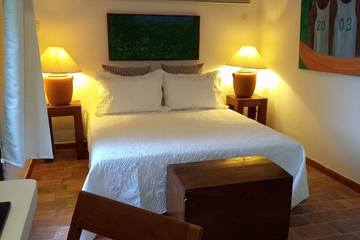 standard studio suite | individually decorated, individually furnished, free wifi, bed sheets