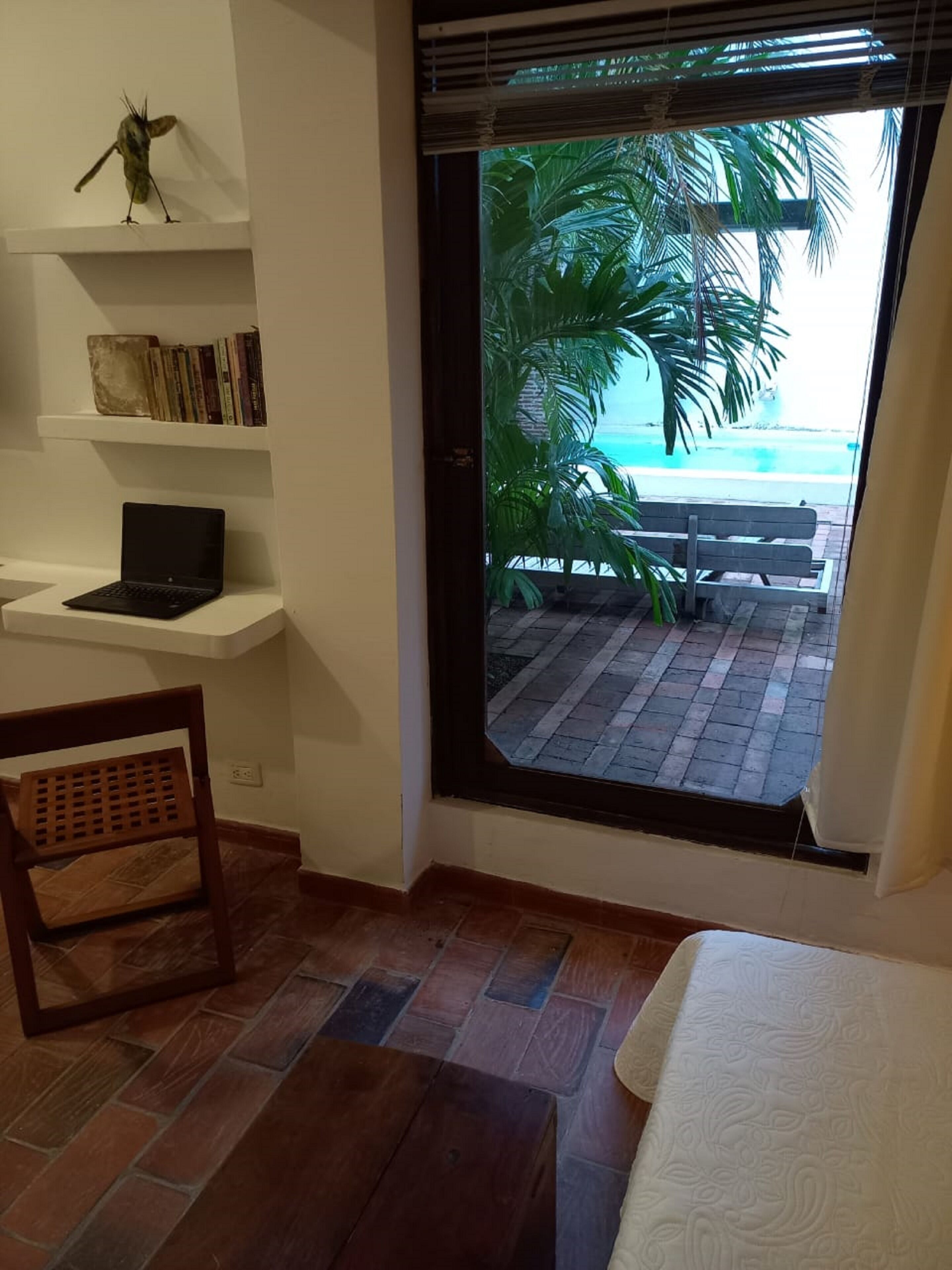 standard studio suite | individually decorated, individually furnished, free wifi, bed sheets