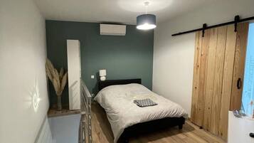 1 室のベッドルーム、アイロン / アイロン台、WiFi、ベッドシーツ