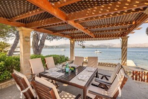 Outdoor dining - Villa Me Chabot (Alcúdia)