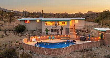 The Peaceful Valley-Views-Pool-Game Room-Comfy Beds-Waffles-Hiking@Saguaro West