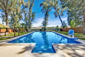 Pool - Ocala Oasis 4BR w/Pool/Cabana/GameRoom/MiniGolf (Ocala)