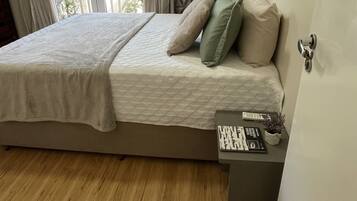 3 chambres, fer et planche à repasser, Wi-Fi, draps fournis