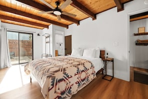 3 bedrooms, desk, free WiFi, bed sheets