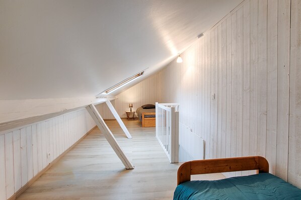 4 Schlafzimmer, Bügeleisen/Bügelbrett, Bettwäsche