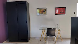 Basic Apartment | Desk, iron/ironing board, free WiFi, bed sheets - Um charme de estúdio perto do Hosp. BOS (Sorocaba)