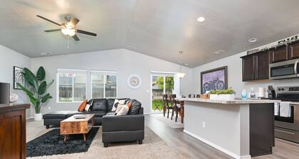 Comfortable 3 bed 2 bath home in Nampa - Sleeps 6
