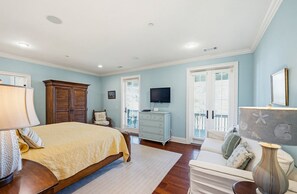 4 Schlafzimmer, Bügeleisen/Bügelbrett, kostenloses WLAN, Bettwäsche