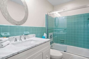 Toallas y papel de baño 