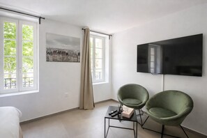 Studio Deluxe, salle de bains attenante (studio 302)