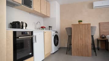 Appartamento Premier (Studio 202) | Una cassaforte in camera, tende oscuranti, insonorizzazione