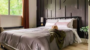 2 bedrooms, in-room safe, iron/ironing board, free WiFi