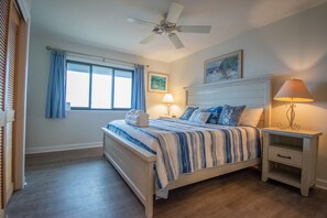 2 makuuhuonetta, silitysrauta/-lauta, ilmainen Wi-Fi, vuodevaatteet