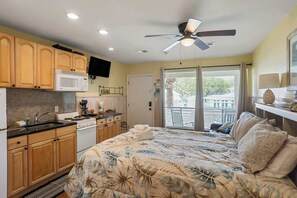 Iron/ironing board, free WiFi, bed sheets
