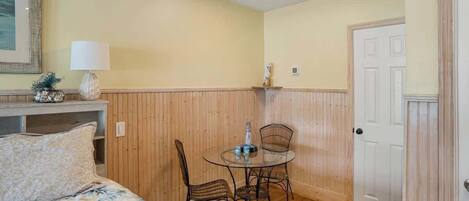 Free WiFi, bed sheets