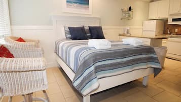 Iron/ironing board, free WiFi, bed sheets