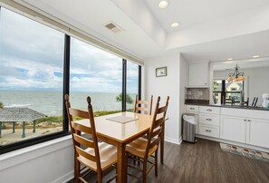 Unclassified image, 5 of 63, button - 637 Newhaven (Fripp Island)