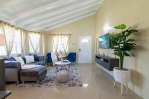 Comfort House | Living area - Stafford Oasis (Ocho Rios)