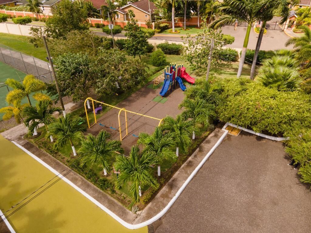儿童活动区 - 室外