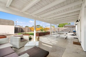 Outdoor dining - Surf Farm House with backyard Oasis and Jacuzzi! (San Diego)