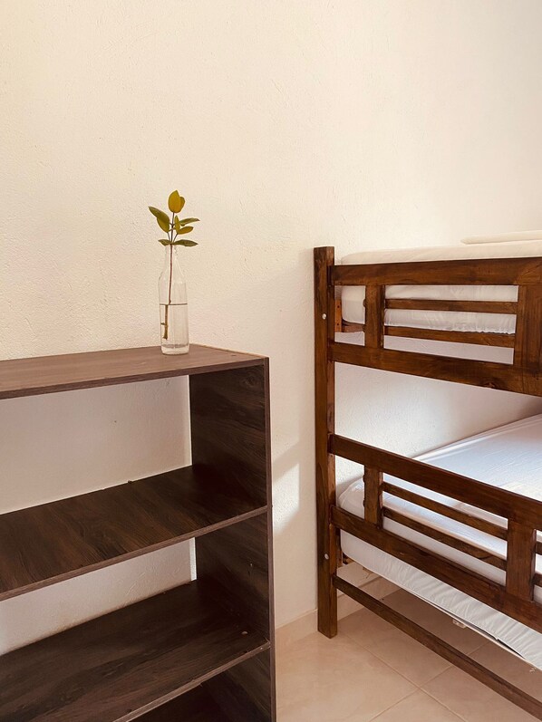 Dormitorio compartido básico | Wifi gratis