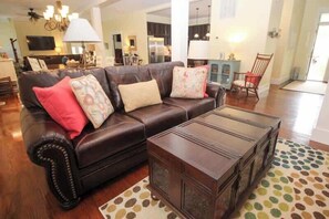 TV, offices - 813 Bonito Road (Fripp Island)