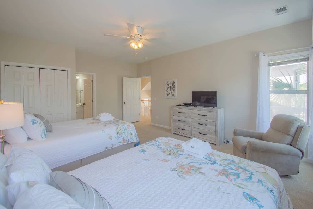 3 bedrooms, iron/ironing board, free WiFi, bed sheets