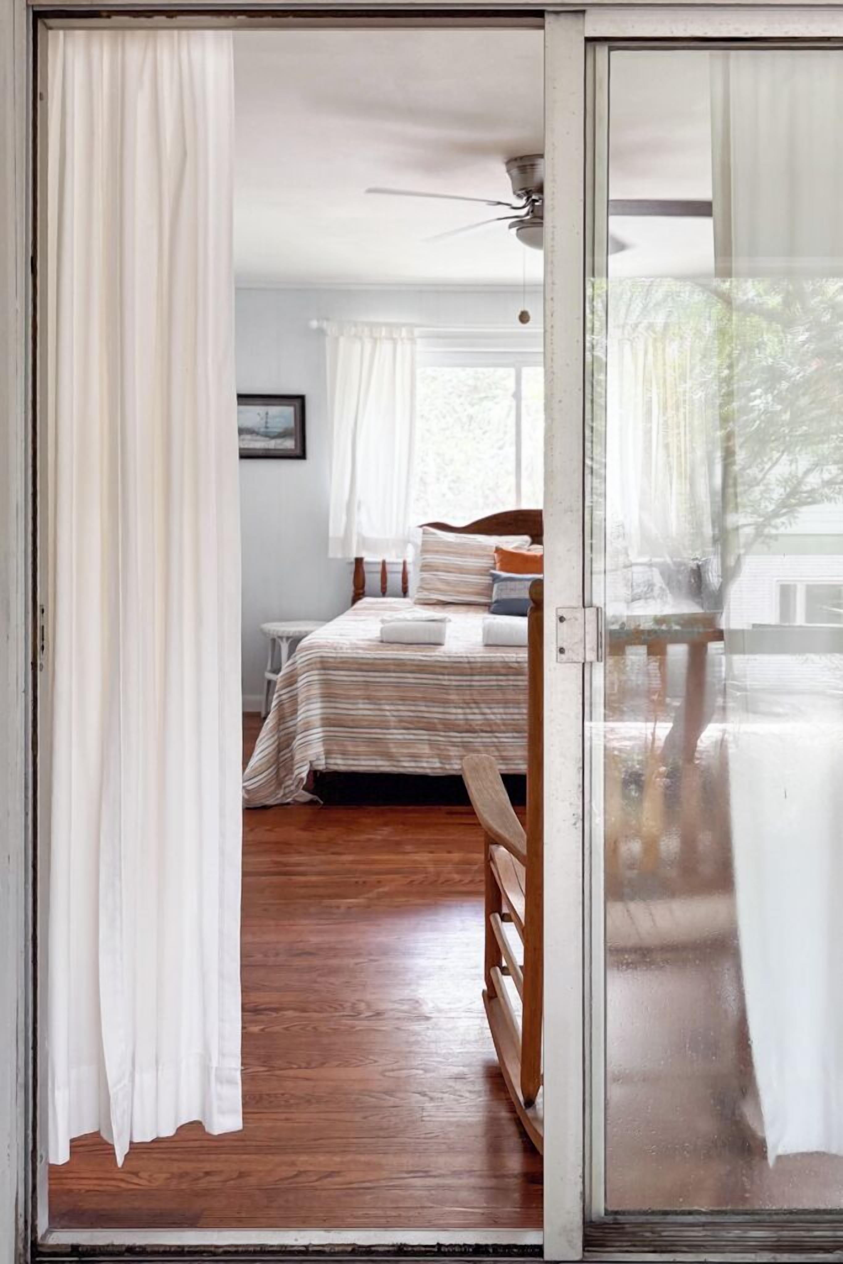 5 slaapkamers, een strijkplank/strijkijzer, gratis wifi, beddengoed