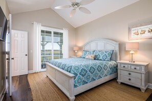 3 室のベッドルーム、アイロン / アイロン台、WiFi (無料)、ベッドシーツ