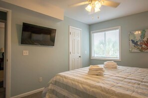 2 bedrooms, iron/ironing board, free WiFi, bed sheets