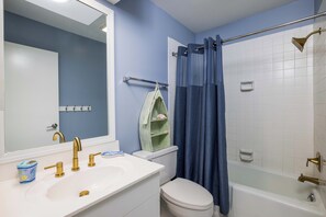Towels, toilet paper - 606 New Haven - New to VRBO! Resort Access Included! (Fripp Island)