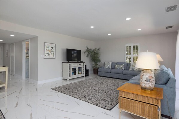 TV - 606 Newhaven (Fripp Island)