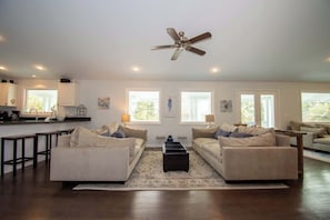 TV, offices - 758 Marlin Drive (Fripp Island)