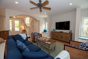 TV, fireplace, offices - 378 Blue Gill Road (Fripp Island)